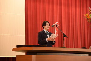 卒業生代表答辞R7.JPG