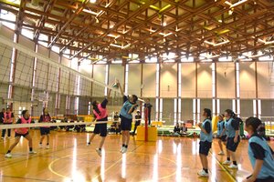 1年女子バレーR8.JPG